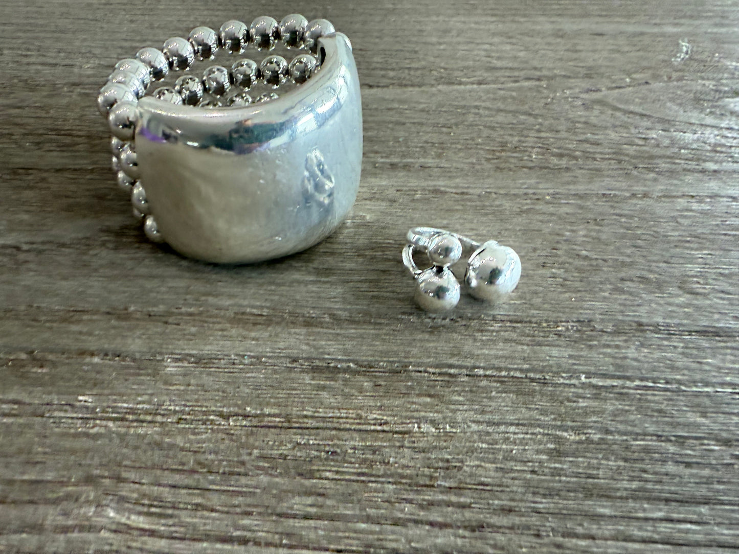 3 Balls Ring
