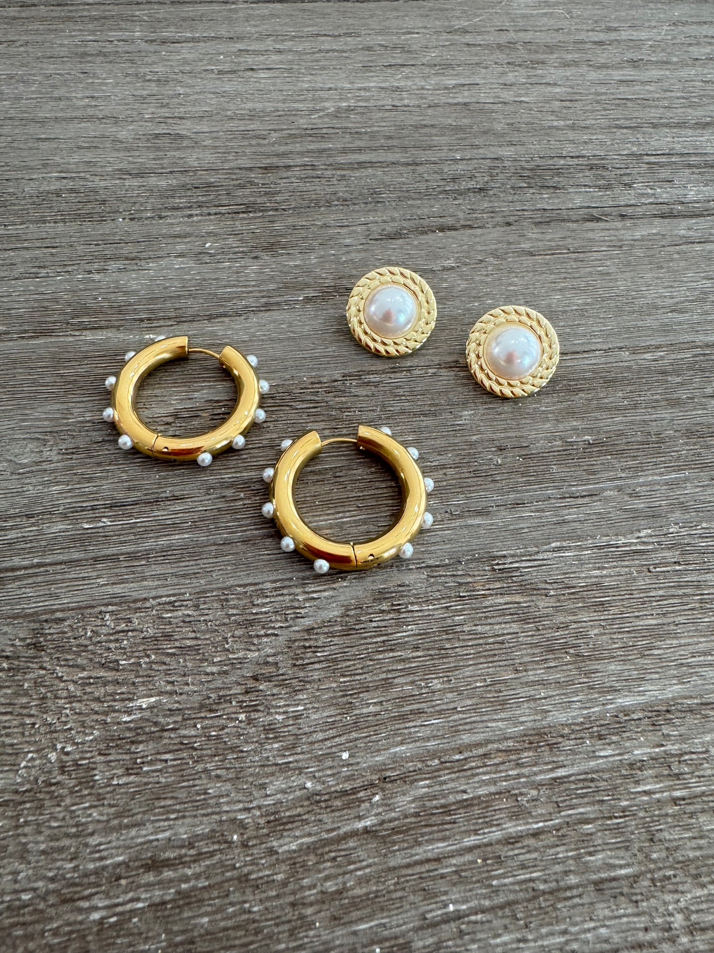 Round Pearl Earrings