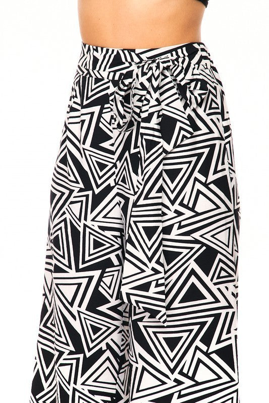 B&W Geometric Print Belted Pant