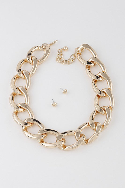 Bulky Curb Chain Necklace