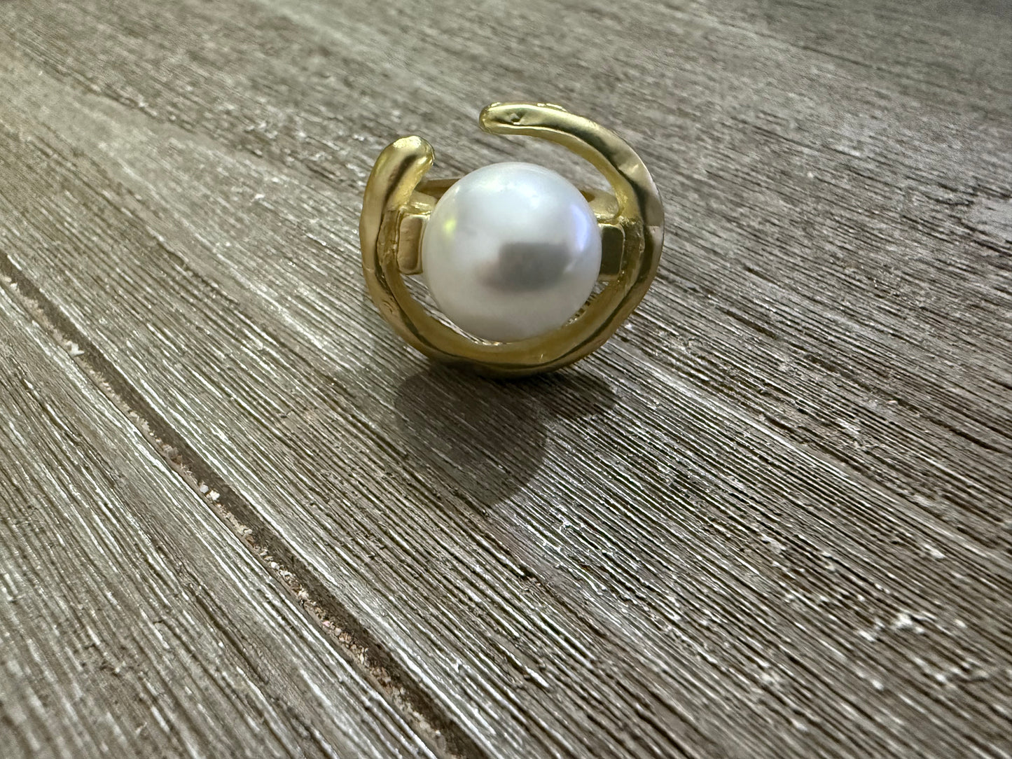 Pearl In Circle Gold Ring