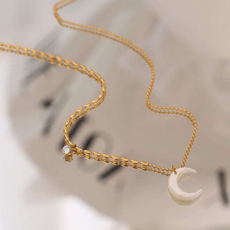 Moon Madreperla Necklace