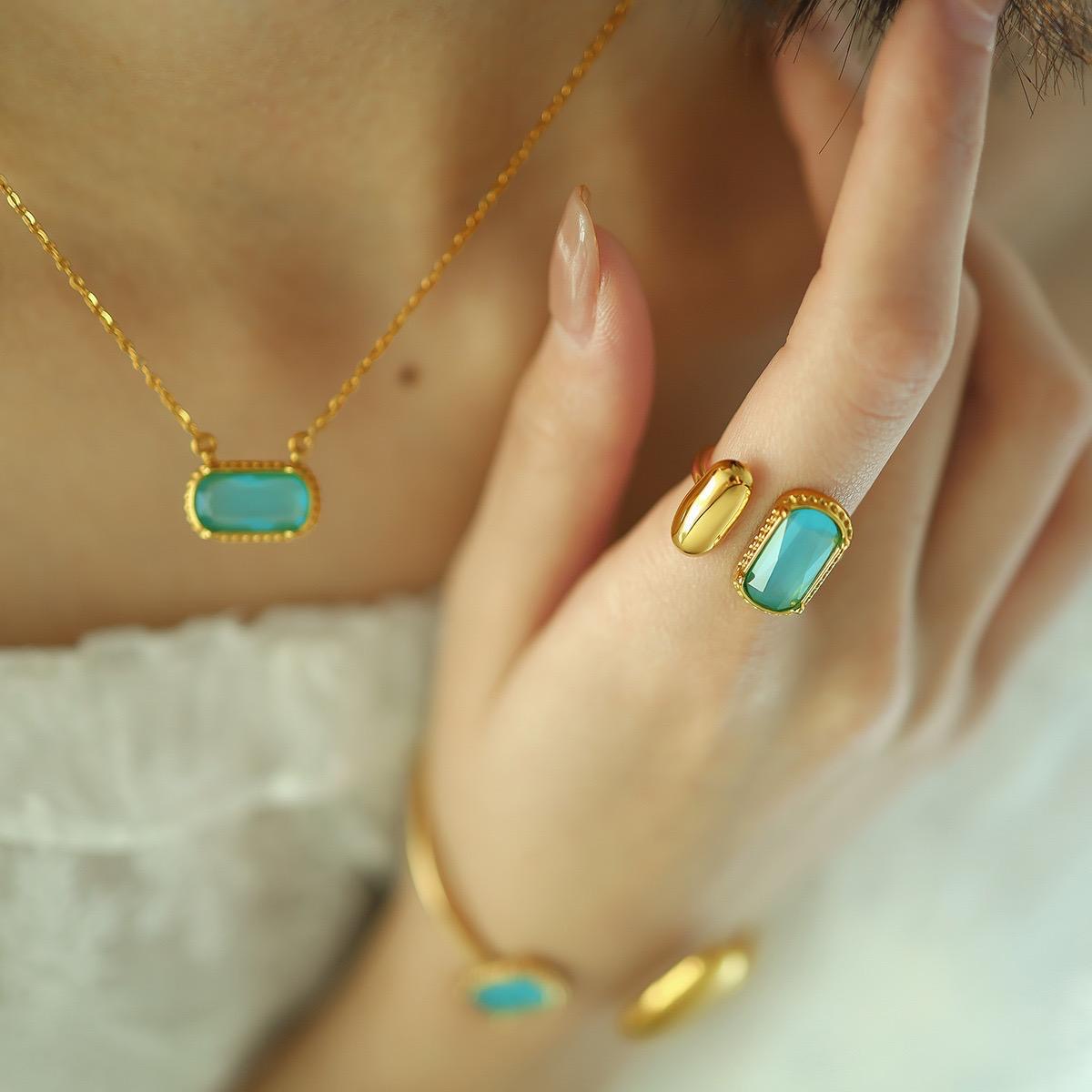 Cristal Necklace (Pick Color)
