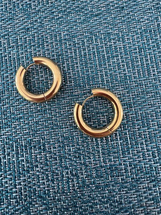 Gold Chunky SS Hoop Earrings