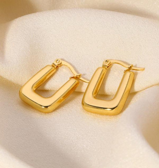 18K Gold Pleated Huggies