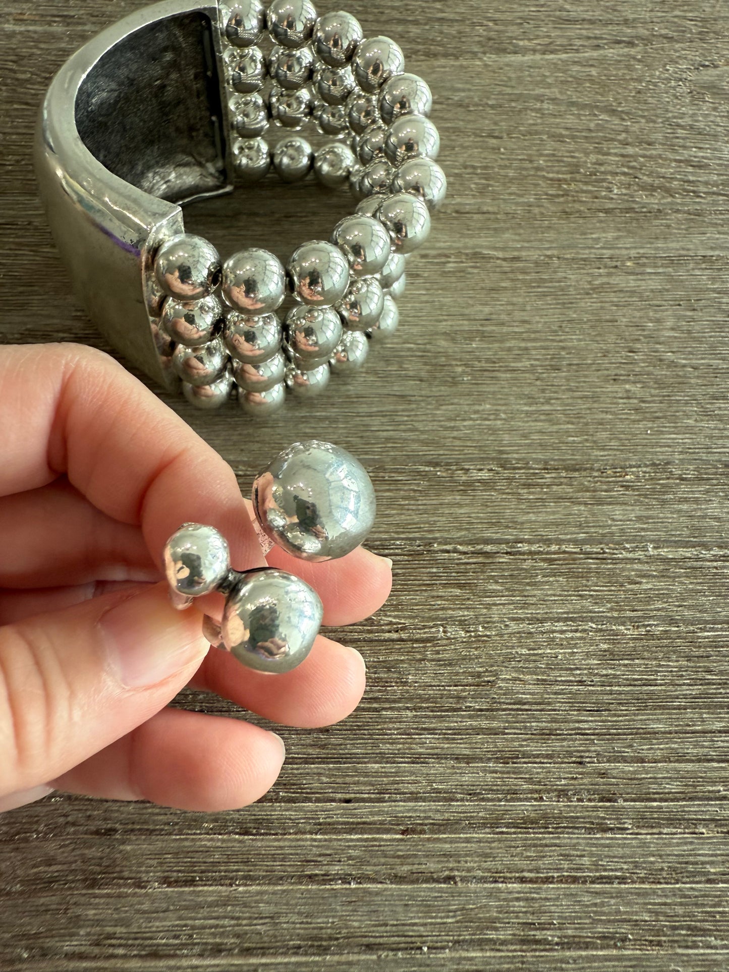3 Balls Ring
