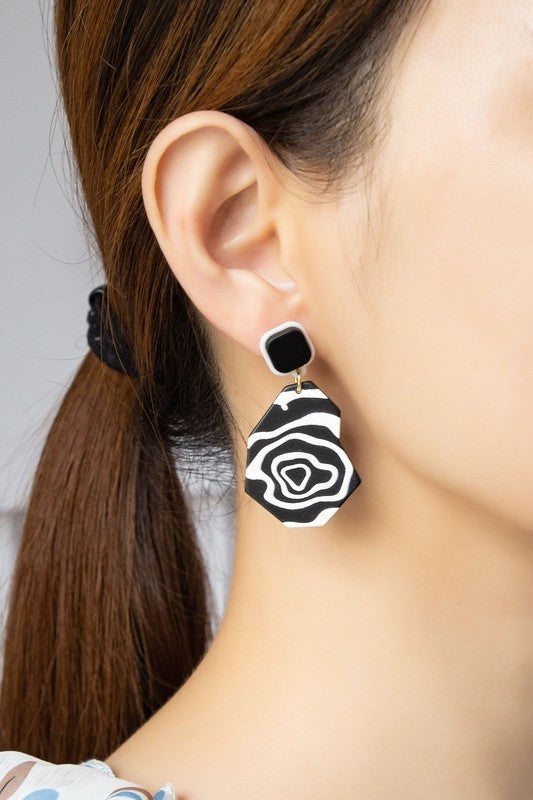 Irregular Shape Black and White Flower Drop Earrings
