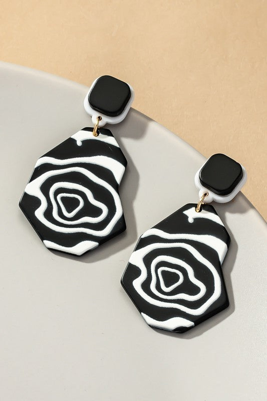 Irregular Shape Black and White Flower Drop Earrings