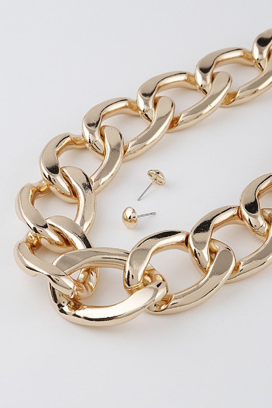Bulky Curb Chain Necklace