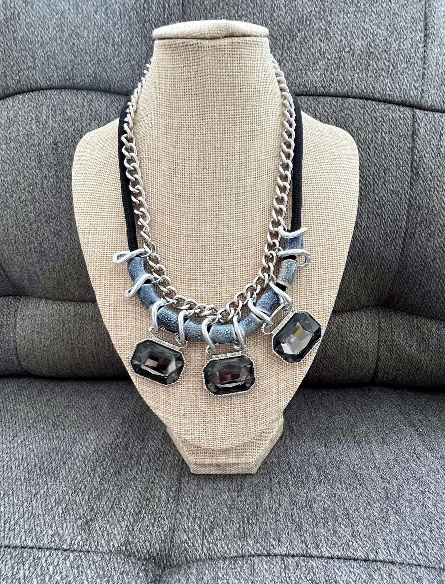 Chunky Blue and Gray Necklace Set